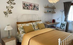 Casa Mimosa Holiday Room